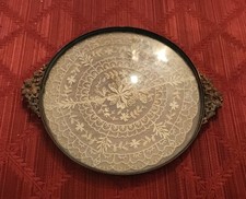 Antiga bandeja de vaidade de vidro com pés de latão 9-1/2" com inserção de renda comprar usado  Enviando para Brazil