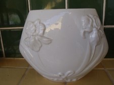 Beau vase blanc d'occasion  Saint-Maximin-la-Sainte-Baume