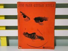 Estilo de guitarra Joe Pass! Livro de partituras da Warner Publishing Co 1970 comprar usado  Enviando para Brazil