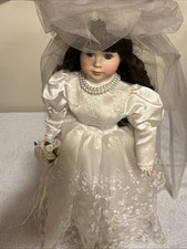 Usado, Boneca noiva vestido de noiva véu flores cabelo escuro olhos azuis 17" porcelana menina + caixa comprar usado  Enviando para Brazil