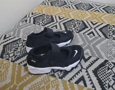 Boys girls nike for sale  MOUNTAIN ASH