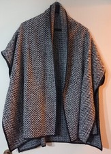 Mantella maglia presa usato  Fiumicino