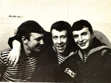 Usado, Foto vintage da década de 1970 - Afetuoso, Bonito Caras Marinheiros Abraço - Interesse gay comprar usado  Enviando para Brazil