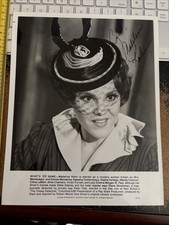Foto assinada pela atriz e comediante americana de Madeline Kahn L1543s comprar usado Foto assinada pela atriz e comediante americana de Madeline Kahn L1543s comprar usado  Enviando para Brazil