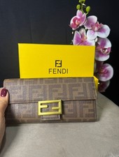 Portafoglio donna fendi usato  Roma