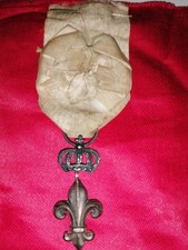 Médailles, décorations, ordres d'occasion  Avignon
