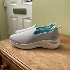 Women sketchers arch for sale  LEICESTER