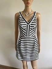 Robe noire blanche d'occasion  Void-Vacon