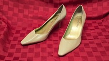 Women bella vita for sale  Everett