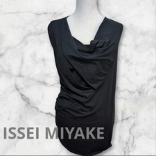 Issey miyake sleeveless d'occasion  Expédié en Belgium