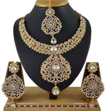 Indian traditional gold d'occasion  Expédié en Belgium