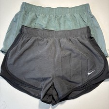 Pair nike women for sale  New Hill