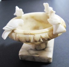 Antigo Mini Alabastro Italiano Esculpido à Mão 3,5" Pedestal de Mármore Banho de Pássaro, 4 Pombas comprar usado  Enviando para Brazil