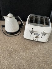 Delonghi white kettle for sale  DARTFORD