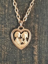 Chaine pendentif amoureux d'occasion  Saint-Gilles-Croix-de-Vie