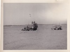 Foto instantânea original caminhão jipe da Marinha dos EUA e trailer praia 1950 guerra da Coreia 821c comprar usado  Enviando para Brazil