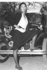 Cpm artistique femme d'occasion  Claira