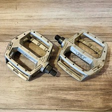 Usado, Pedais de plataforma GT anos 90 1/2” VP-820 prata alumínio cromado eixo comprar usado Usado, Pedais de plataforma GT anos 90 1/2” VP-820 prata alumínio cromado eixo comprar usado  Enviando para Brazil