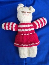 Muñeca gatito gato blanco tejido súper lindo con camisa a rayas rojas 10" hecha a mano  segunda mano  Embacar hacia Mexico