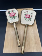 Conjunto de penteadeira vintage bordado tom dourado flores rosa espelho e escova de cabelo comprar usado Conjunto de penteadeira vintage bordado tom dourado flores rosa espelho e escova de cabelo comprar usado  Enviando para Brazil