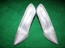 Women dream pairs for sale  Eastlake