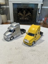 Usado, Carro modelo fundido amarelo e cinza caminhão trator semi-reboque escala 1:24 (2) comprar usado  Enviando para Brazil