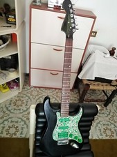 Chitarra elettrica tipo usato  Castelnuovo di Garfagnana