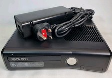 Testowano, że konsola Xbox 360 Slim 250 GB Black Model 1439 działa **Wymaga zresetowania kodu dostępu** na sprzedaż Testowano, że konsola Xbox 360 Slim 250 GB Black Model 1439 działa **Wymaga zresetowania kodu dostępu** na sprzedaż  Wysyłka do Poland
