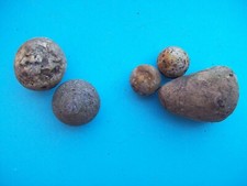 Certainement anciennes balles d'occasion  Wattignies