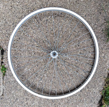 RODA DE MOUNTAIN BIKE DIANTEIRA DE LIGA LEVE 24" COM CUBO DE LIBERAÇÃO RÁPIDA SHIMANO RRP £35 comprar usado  Enviando para Brazil