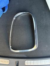 Cornice faro posteriore usato Cornice faro posteriore usato  Trani