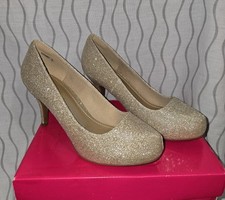 Dream paris women for sale  Stamford
