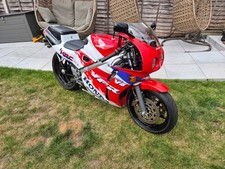 Honda vfr400 nc30 for sale  ADDLESTONE