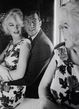 Marylin monroe posing for sale  USA