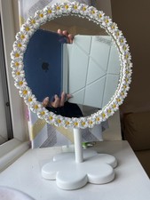 Daisy floral round for sale  MAIDSTONE