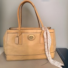 Bolsa satchel vintage Coach Madeline TOTE 11554 couro amarelo pendurar etiqueta e cachecol comprar usado  Enviando para Brazil