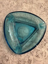 Cenicero triángulo vintage de mediados de siglo Hazel Atlas Capri vidrio azul agua MCM segunda mano  Embacar hacia Mexico