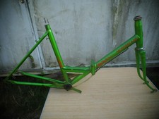 Cadre fourche vélo d'occasion  Villeneuve-la-Guyard