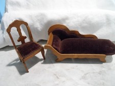 Usado, Chaise e cadeira de cozinha vintage miniaturas alemã marrom veludo e madeira para casa de bonecas comprar usado  Enviando para Brazil
