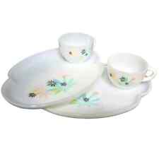 CONJUNTOS DE LANCHES INFANTIS VINTAGE 4 PEÇAS de vidro leitoso pratos copos design floral meados do século moderno comprar usado  Enviando para Brazil