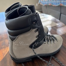 Botas de Montanhismo Scarpa Fuego Masculinas Tamanho 11.5 Cinza/Preto 45.5 comprar usado Botas de Montanhismo Scarpa Fuego Masculinas Tamanho 11.5 Cinza/Preto 45.5 comprar usado  Enviando para Brazil