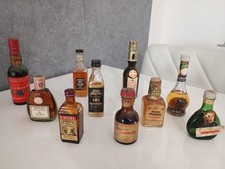 Lotto bottigliette liquori usato  Valenzano