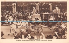 R320763 The Royal Wedding The Bridge and Bridegroom Driving Trough Parliament Sq, usado comprar usado  Enviando para Brazil