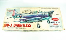 Modelo voador bombardeiro Guillow's Giant Scale Douglas SBD-3 Dauntless Marinha dos EUA Segunda Guerra Mundial comprar usado  Enviando para Brazil