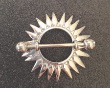 Piercing sein téton. d'occasion  Trouville-sur-Mer