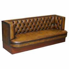 GRANDE SOFÁ DE COURO MARROM CHESTERFIELD TINGIDO À MÃO RESTAURADO PEÇA DE BANCO GRANDE comprar usado  Enviando para Brazil