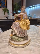 Statua dama ceramica usato  Macerata