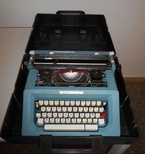 Olivetti macchina scrivere usato  Roma