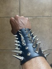 Conjunto de 3 pulseiras de couro ecológico gótico THE SPIKE DEMON pacote emo punk comprar usado  Enviando para Brazil