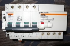 Disjoncteur differentiel 4p. d'occasion  Barr